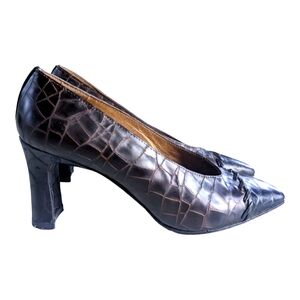 Vintage Stuart Weitzman Black and Brown Leather 3" Pumps